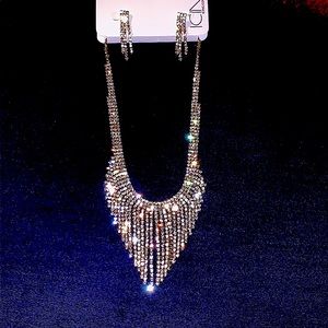 Earrings/Necklace set